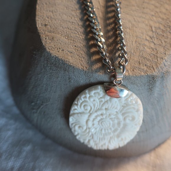 HAND-CARVED Pendant SS Chain - Picture 3 of 8